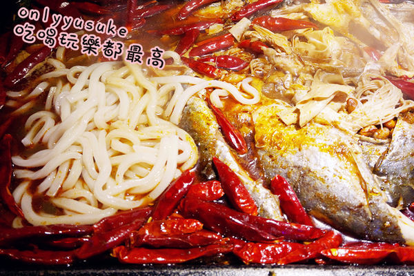 （FoOd台中)【水貨】來自上海超特別魚肉饗宴,一鍋二吃,多達18種口味美味炭火烤魚料理