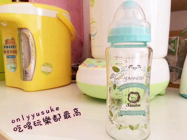 （幼兒日用品)♥【小獅王辛巴】蘿蔓晶鑽寬口玻璃大奶瓶外觀精美，精緻奶瓶新寓意