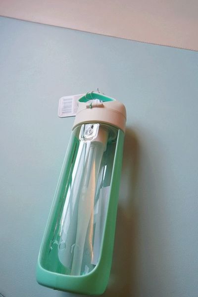 【美國KOR NAVA SPORT水瓶】攜帶方便,透明粉嫩,設計感,喝水也是時尚態度