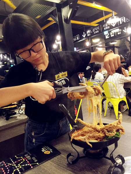 (FoOd台中)♥〔打啵G起司年糕鍋台中一中店〕來自韓國地鐵主題打造風格的美味韓式料理