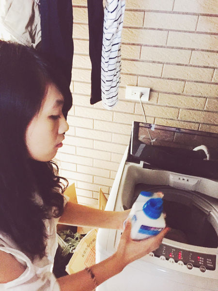 日本每兩秒賣出一包〔LION獅王奈米樂超濃縮洗衣精〕洗淨不殘留,各種衣物適用