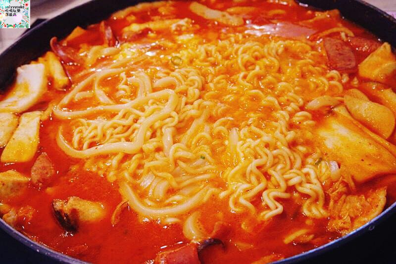 FOOD台中韓國三清洞摩西國民韓式料理,道地的韓式風味,欲罷不能的部隊鍋上桌了
