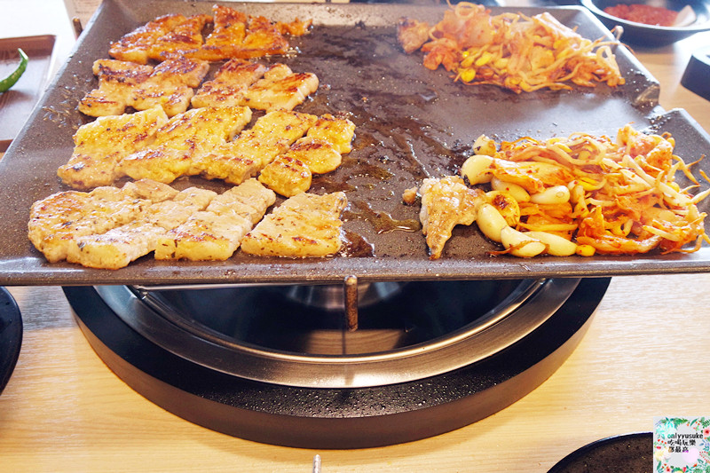 FOOD桃園【韓國第一品牌八色烤肉桃園二號店】桌烤,多口味厚實五花肉滿足想大口吃肉的慾望