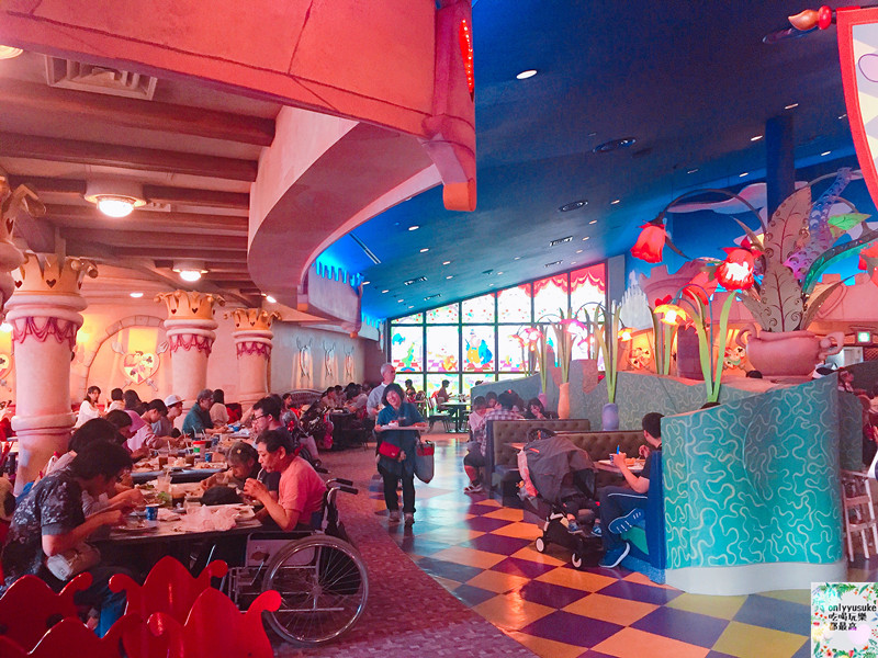國外旅遊【日本東京迪士尼35週年】紅心女王宴會大廳餐廳
