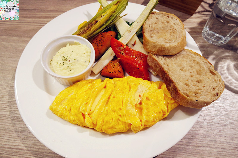 桃園火車站【Moi cafe桃園統領店】放鬆氛圍,美味輕食早午餐,義大利麵燉飯