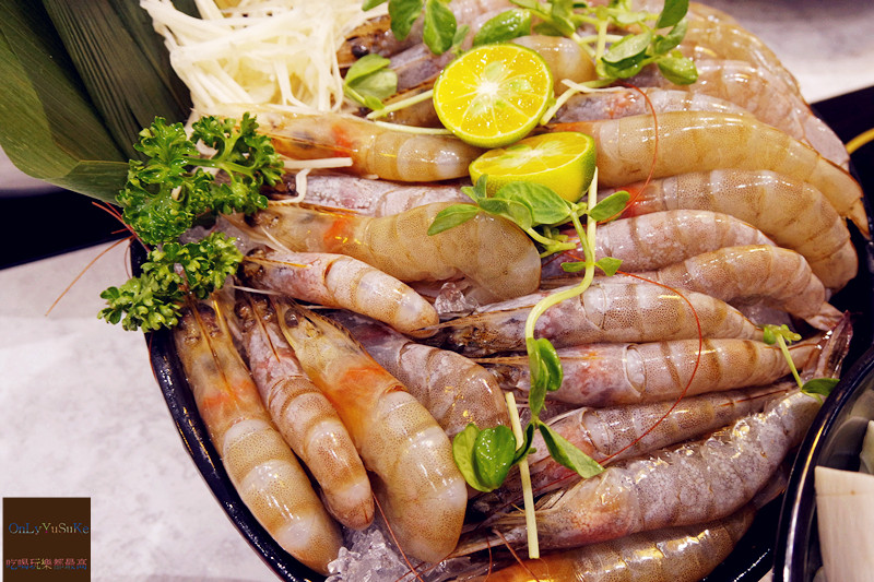 FoOd台北【天棧鍋物】網美火鍋店,來這慶生就有蝦子蛋糕,你幾歲就送幾隻蝦