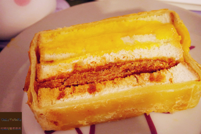 【拿破崙先生】一手無法掌握厚實飽滿餡文青三明治,鹹蛋糕,紅茶布雪