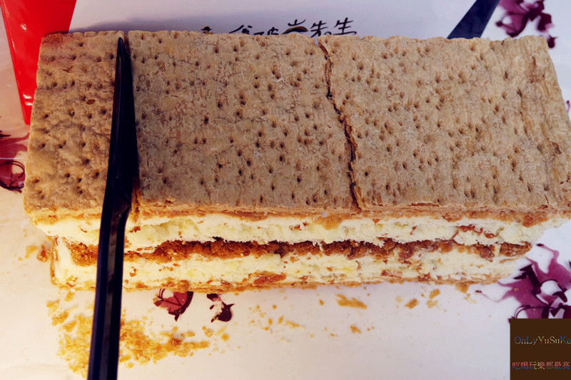 【拿破崙先生】一手無法掌握厚實飽滿餡文青三明治,鹹蛋糕,紅茶布雪