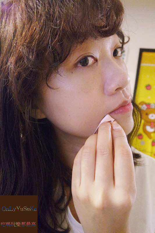 美妝分享【AGE20' s 瓷透肌聚焦爆水粉餅】韓國最新爆水精華液粉餅,修飾膚色再加遮瑕光澤一次給你