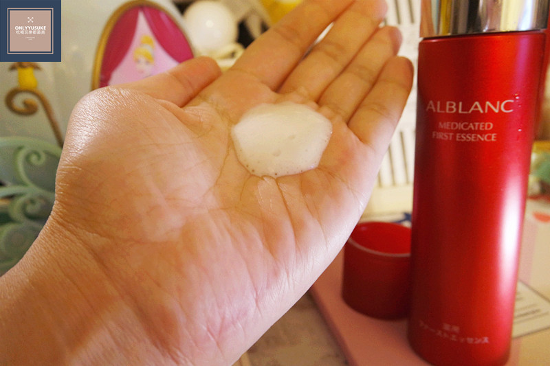 (保養分享)【日本SOFINA 蘇菲娜潤白美膚碳酸活氧美透白菁華液 】特別的慕斯保養品,柔潤,親膚透白