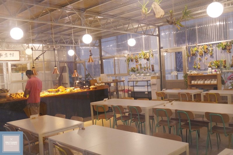 蝶舞澗熱帶溫室餐廳的環境非常舒適乾淨