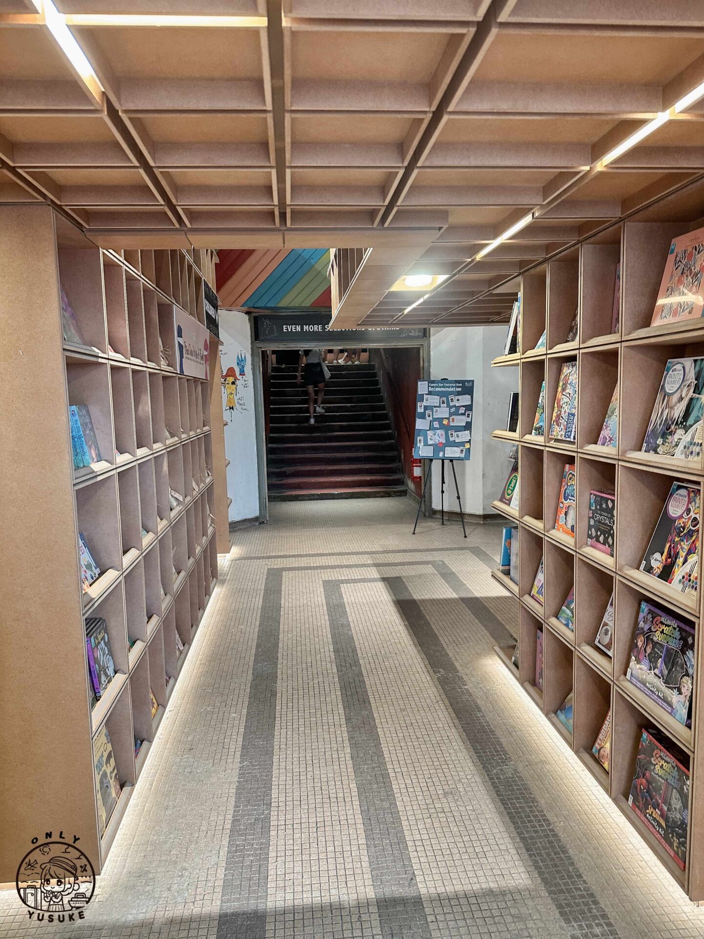 BookXcess莰廠街迷宮書店