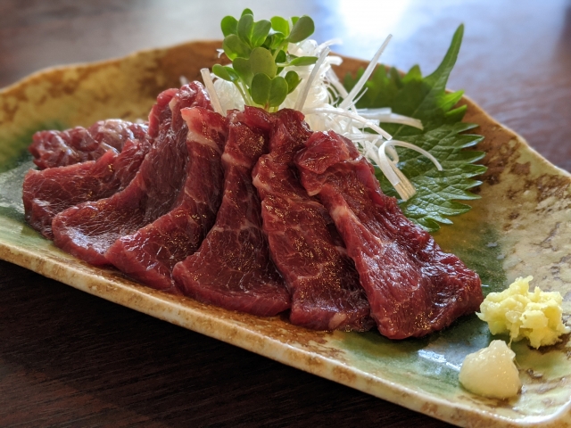 馬肉刺身的推薦部位｜霜降、赤肉、脂肪